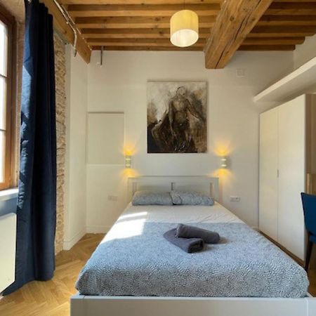 Le Petit St Pierre Charmant 2 Pers Valmy Lyon Exterior foto